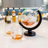 The Source InGenious Globe Decanter Set - Γυάλινο Σετ Ποτού σε Σχήμα Υδρογείου με 1 x Καράφα Σερβιρίσματος με Πώμα / 2 x Ποτήρια & 1 x Ξύλινη Βάση (5060512159417)