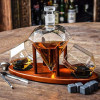 Γυάλινο Σετ Ποτού MikaMax Deluxe Diamond Decanter Set σε Σχήμα Διαμαντιού με 1 x Καράφα Σερβιρίσματος με Πώμα & Ξύλινη Βάση / 2 x Ποτήρια / 1 x Λαβίδα / 1 x Χωνί / 9 x Πέτρες Ουίσκι (8719481357788)